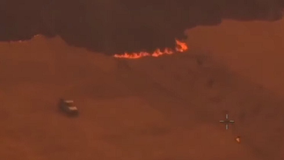 مقتل إطفائي وإصابة اثنين في حرائق الغابات بأستراليا