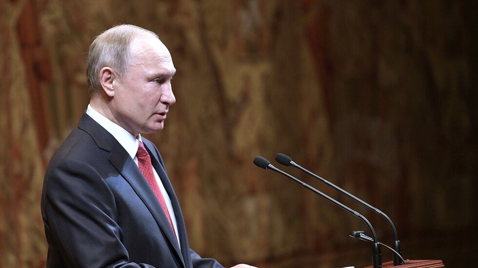 "بلومبرغ" تتحدث عن إنجازات بوتين في 20 عاما