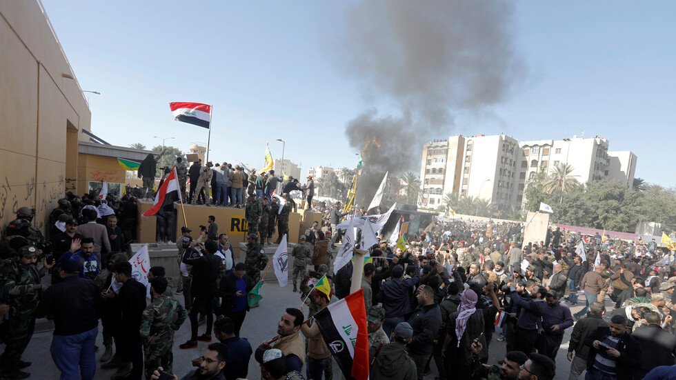 اسم قاسم سليماني يظهر على جدران السفارة الأمريكي في العراق