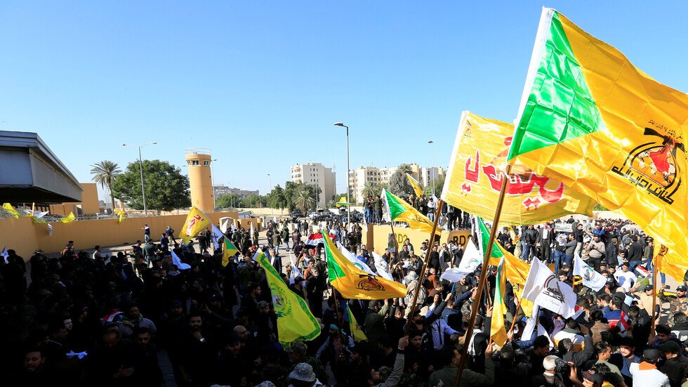 "رويترز": الولايات المتحدة تنوي إرسال قوات إضافية إلى محيط السفارة الأمريكية في العراق