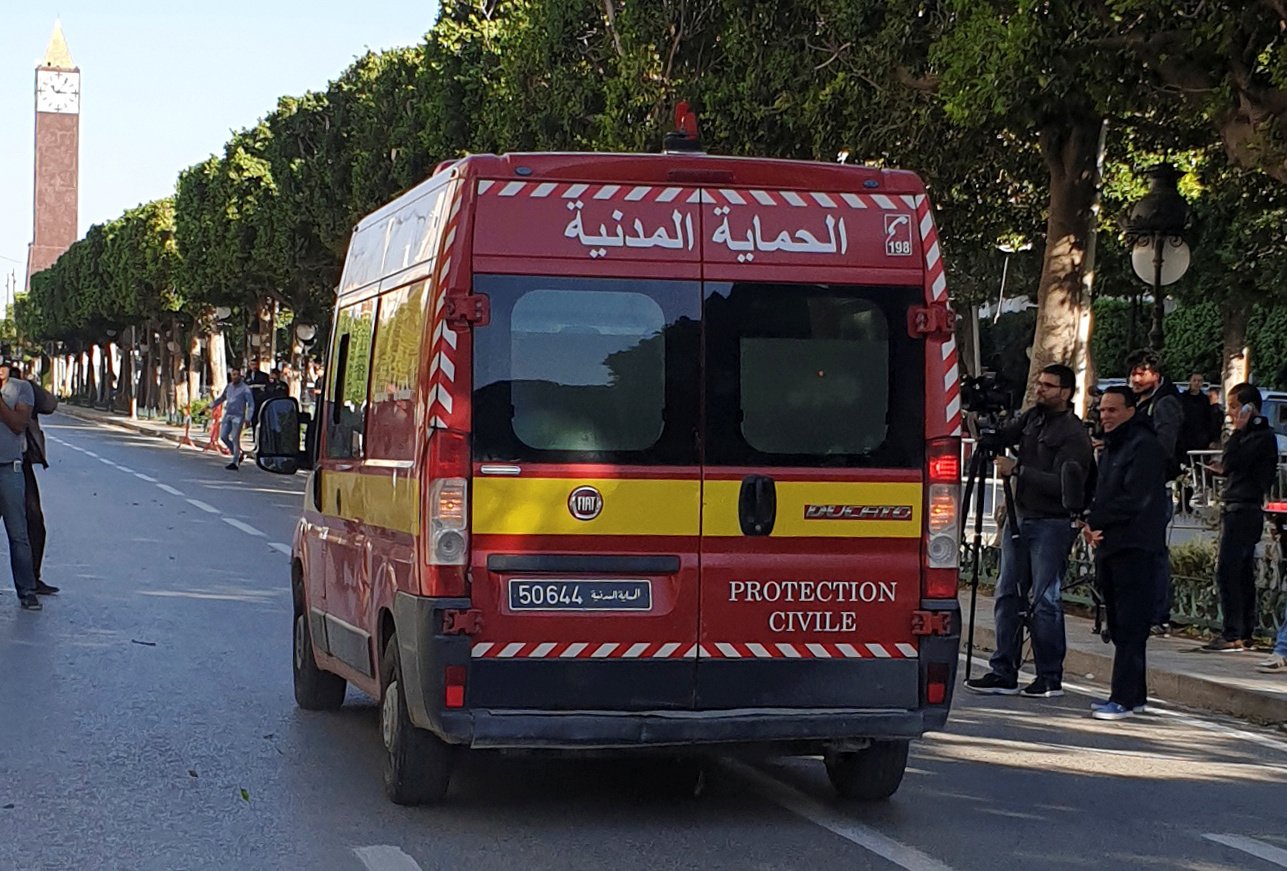 تونس.. أكثر من 20 قتيلا بانقلاب حافلة شمال غربي البلاد