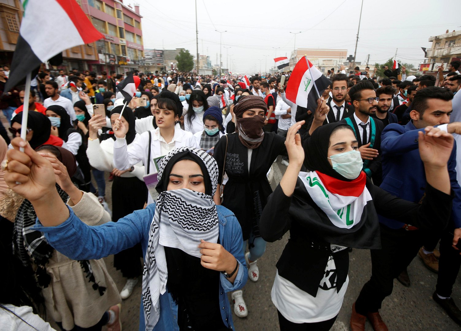 العراق.. عبد المهدي يثني على الاحتجاجات الشعبية