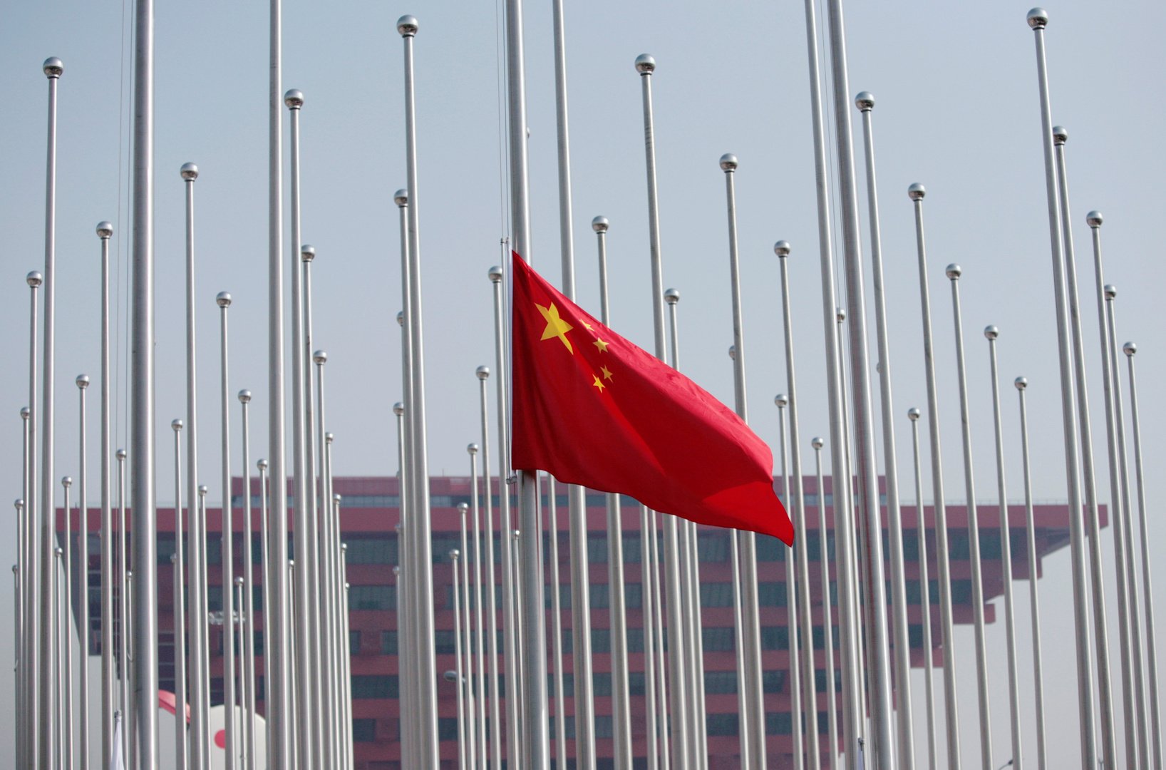 بكين ترد على طرد واشنطن اثنين من دبلوماسييها