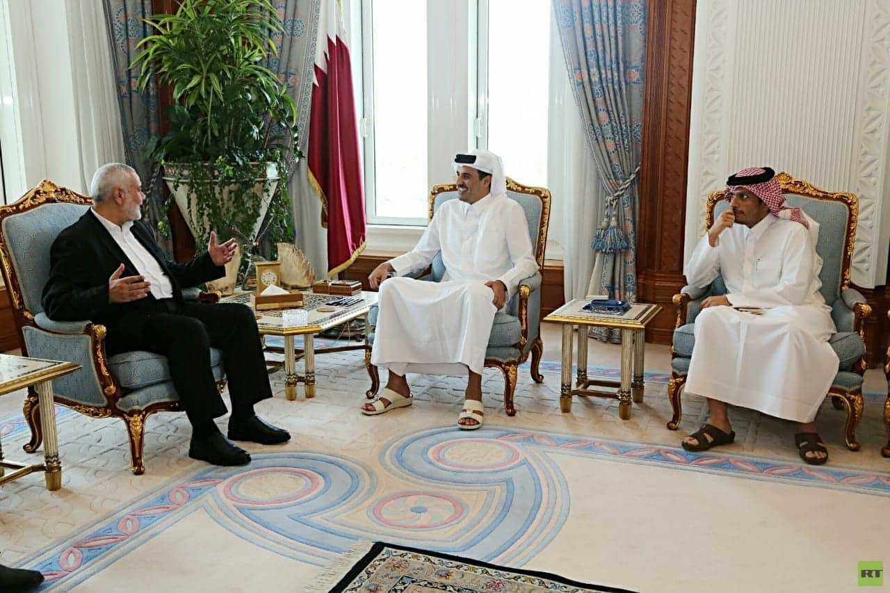 وفد من حماس برئاسة هنية يبحث مع أمير قطر 