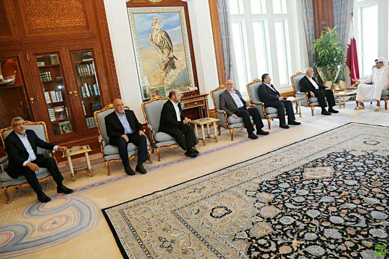 وفد من حماس برئاسة هنية يبحث مع أمير قطر 