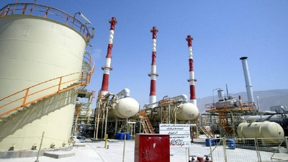 شركة النفط الوطنية الإيرانية تصدر أول شحنة مازوت إلى الخارج