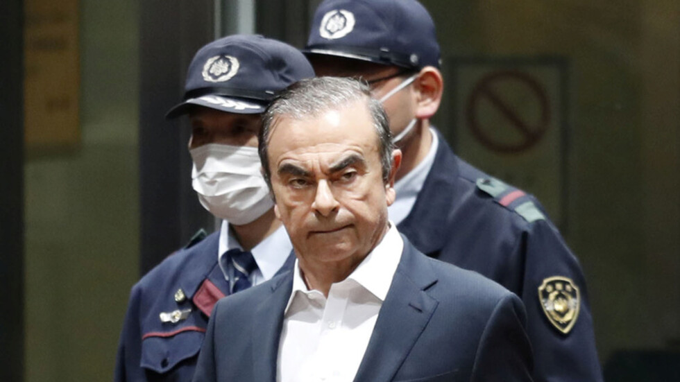 "مراقبة لصيقة".. شهادة جيران كارلوس غصن تضفي المزيد من الغموض على هروبه