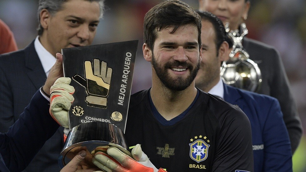 أليسون بيكر يتوج بجائزة السامبا الذهبية لعام 2019