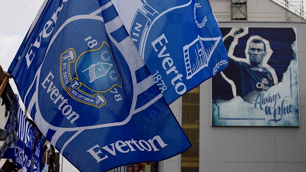 إيفرتون يثير اهتمام ملياردير روسي