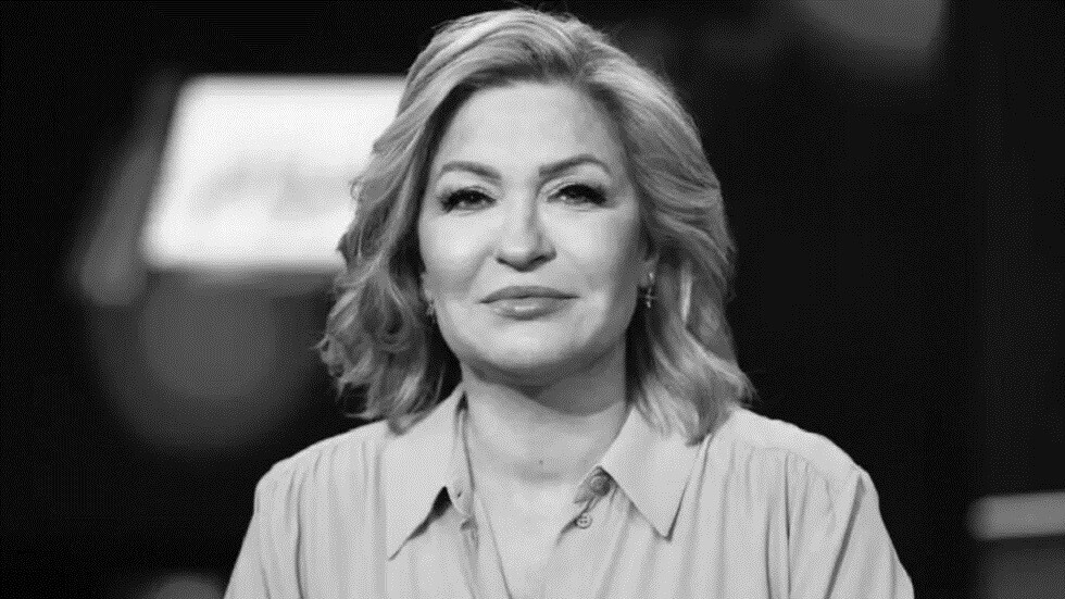 مراسم تشييع الإعلامية نجوى قاسم في قريتها بلبنان (فيديو)