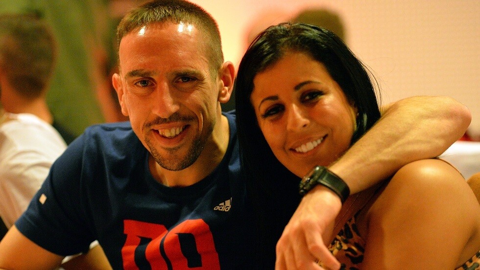 زوجة ريبيري الجزائرية تقدم له هدية بـ120 ألف دولار (صورة)