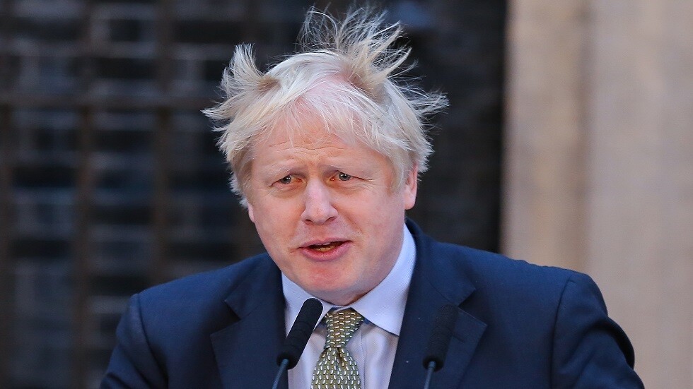 صحيفة بريطانية تكشف الكلمة التي استقبل بها جونسون خبر مقتل سليماني