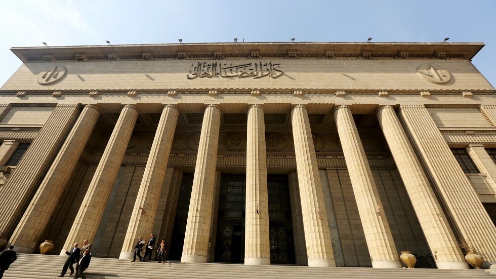 مصر.. الحكم على والدة "طفلي السلم" بالحبس 6 أشهر