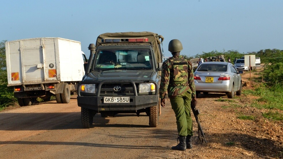 مقتل عسكري ومتعاقدين اثنين مع الجيش الأمريكي بهجوم على قاعدة في كينيا