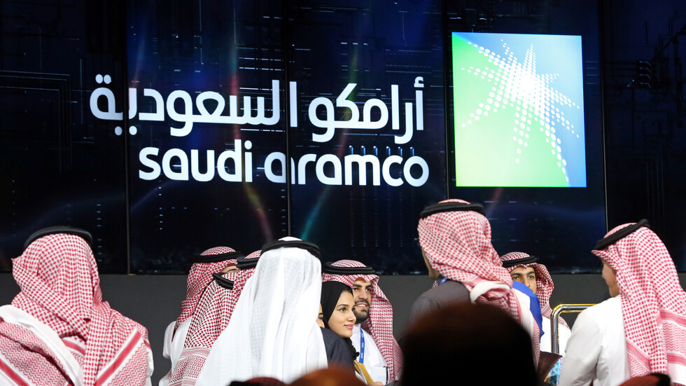 أسهم "أرامكو" السعودية تسجل أدنى مستوياتها منذ بدء تداولها
