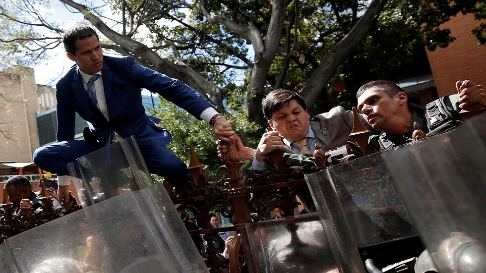 دعوتان منفصلتان من غوايدو وخصمه إلى البرلمان الفنزويلي للانعقاد