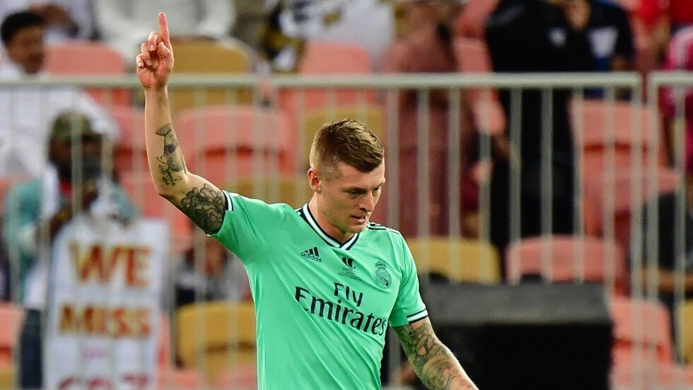 شاهد.. كروس يهز شباك فالنسيا من ضربة ركنية بكرة 