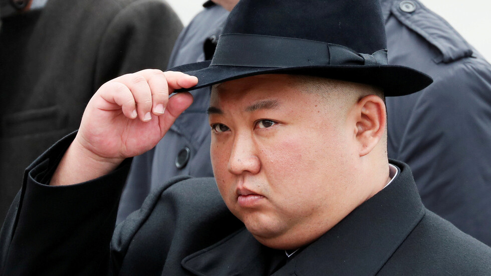 كوريا الشمالية.. أم تواجه السجن بعد أن أنقذت طفليها من حريق وتركت صور "الزعماء"!