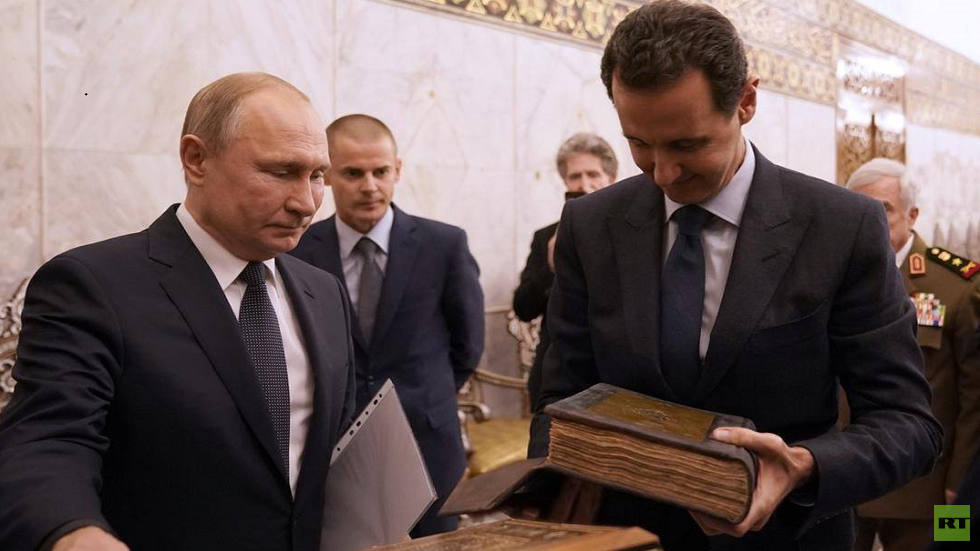 الأوقاف السورية: المصحف الذي أهداه بوتين للجامع الأموي "نسخة فريدة" من القرن 17