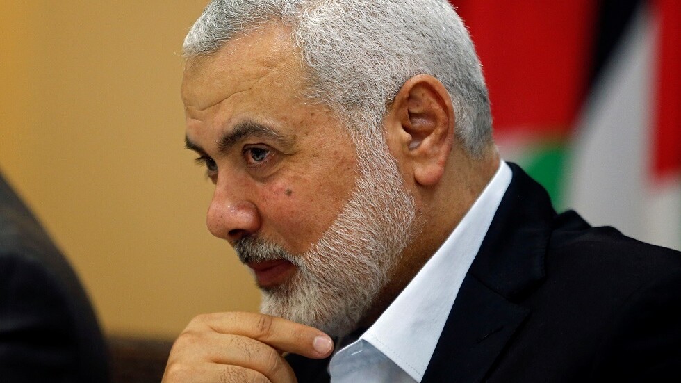 هنية في سلطنة عمان للتعزية بوفاة السلطان قابوس (صور)