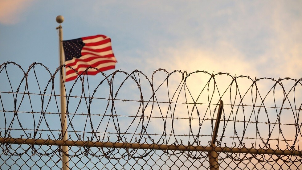 نال البراءة بعد قضاء 30 عاما في السجن