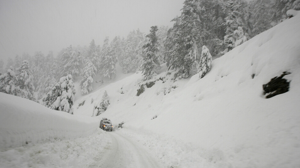 مقتل العشرات في انهيارات ثلجية في باكستان