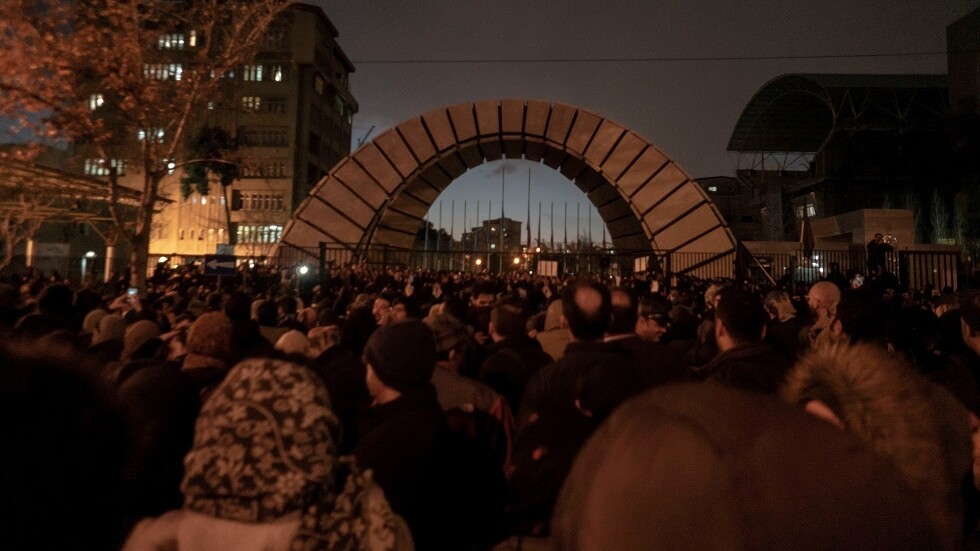 إيران.. احتجاجات داخل حرم جامعة طهران (فيديو)