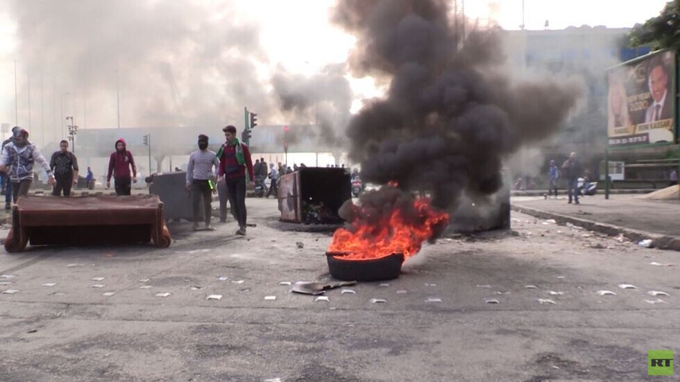 تجدد الحراك الشعبي في لبنان تحت شعار أسبوع الغضب ومحتجون يقطعون طرقا