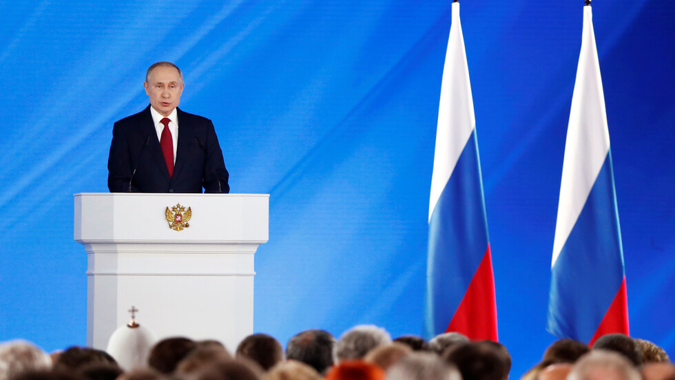 بوتين يشدد على أهمية الوضع الديموغرافي في روسيا ويقر جملة من الإجراءات