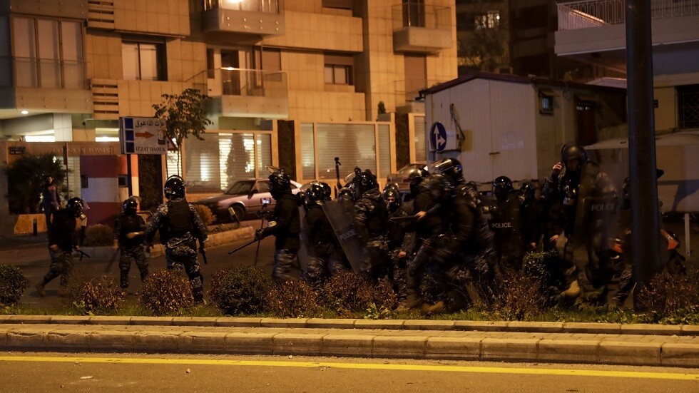 جرحى في اشتباكات ببيروت والأمن يعتقل العشرات