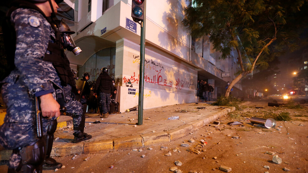 مشهد أمني متوتر في بيروت ومؤشرات حكومية إيجابية