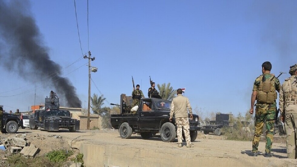 إصابة ضابطين وأربعة جنود بانفجار غربي العراق
