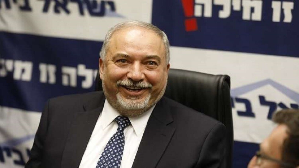 ليبرمان يتعهد بحل العقدة السياسية وتشكيل حكومة بعد الانتخابات