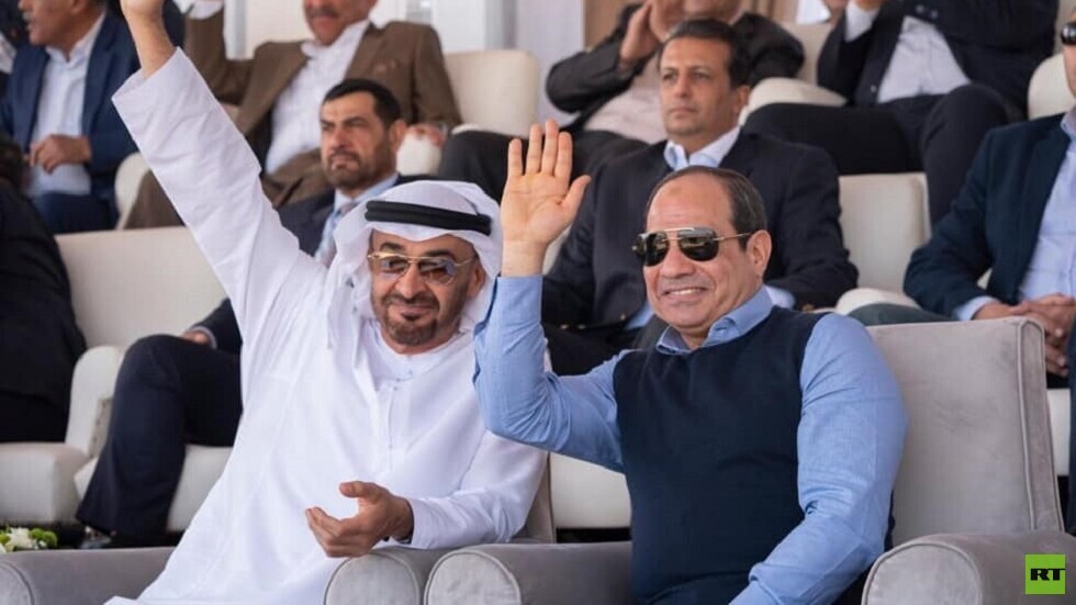 السيسي يفتتح مهرجانا تراثيا بصحبة محمد بن زايد في مصر (صور)