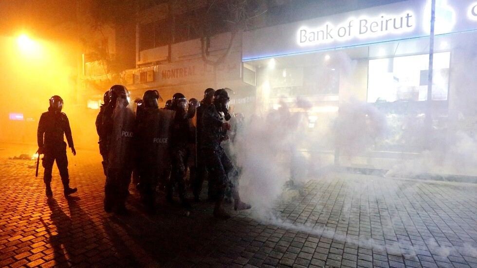 قلق عام في بيروت إثر احتدام المواجهات بين المتظاهرين والشرطة