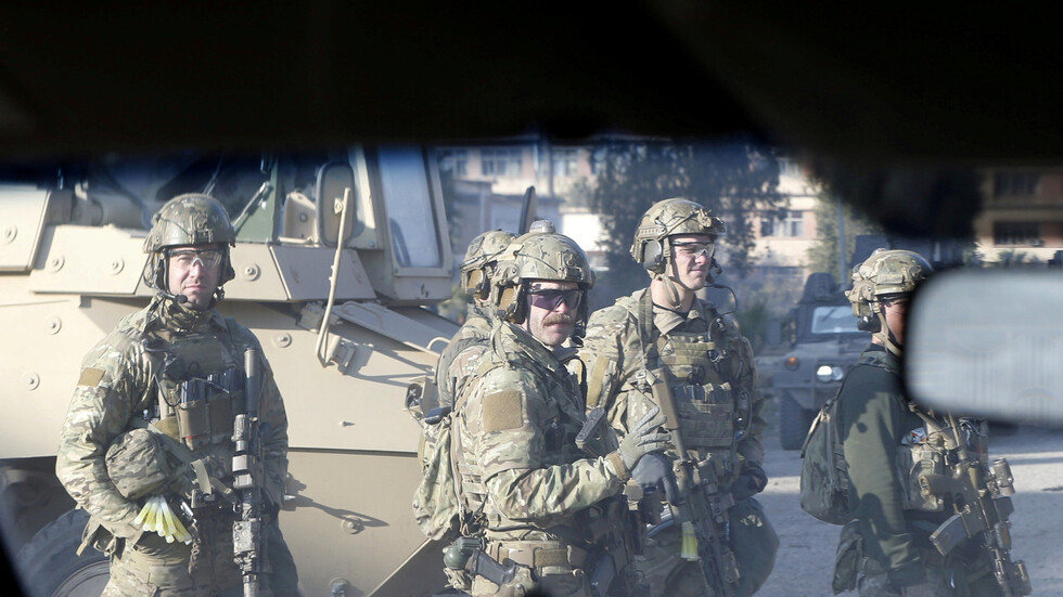 الجيش الأمريكي ينقل قواته في العراق إلى مناطق 