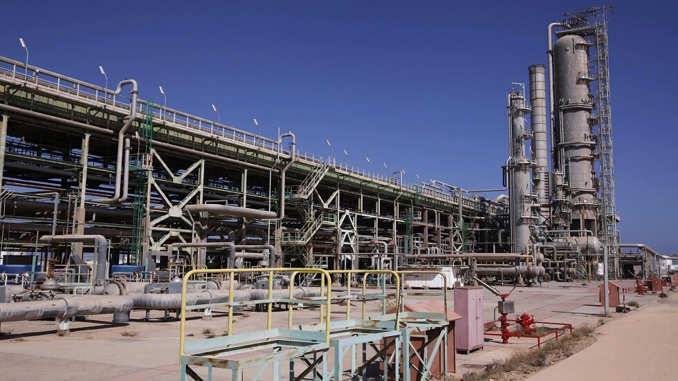 محتجون يغلقون ميناء الزويتينة النفطي الليبي رفضا لقرار أنقرة إرسال قواتها إلى ليبيا