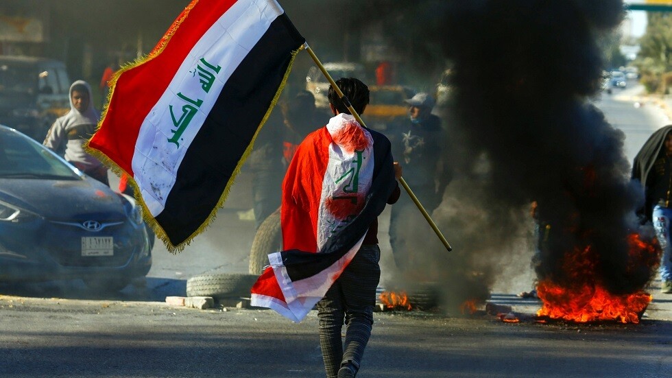 العراق: مقتل متظاهر وإصابة العشرات في بغداد