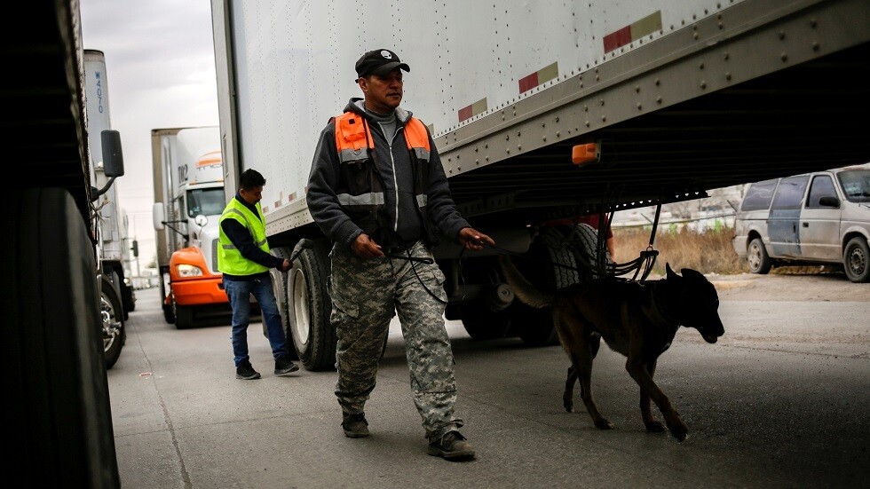 العثور على 10 جثث متفحمة داخل شاحنة في المكسيك