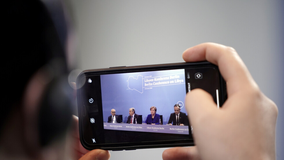 إعلام القذافي يتحدث عن 