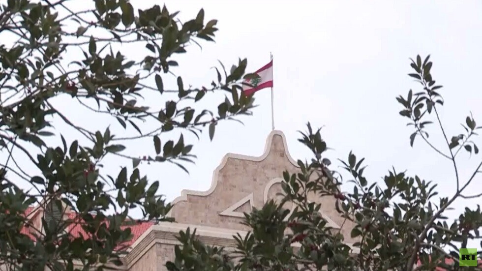 عون يدعو لردع المجموعات التخريبية بلبنان