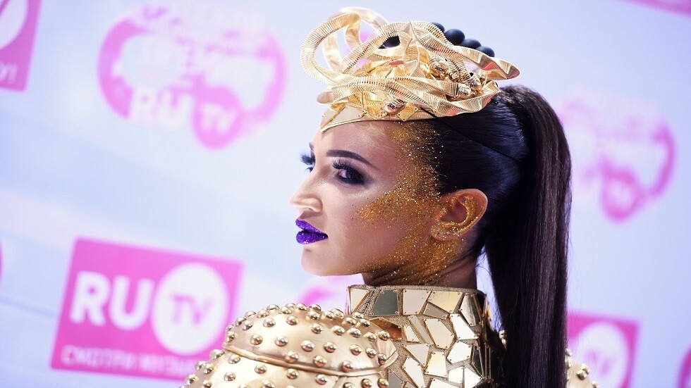 مغنية روسية تحطم رقما قياسيا بعدد المشتركين في حسابها على "إنستغرام" الروسي