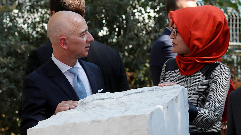 وزير الخارجية السعودي: المزاعم باختراق ولي العهد لهاتف رئيس أمازون "سخيفة"