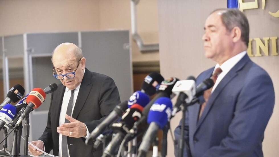 الجزائر.. ردود فعل متباينة بعد حديث وزير الخارجية بالعربية مع نظيره الفرنسي