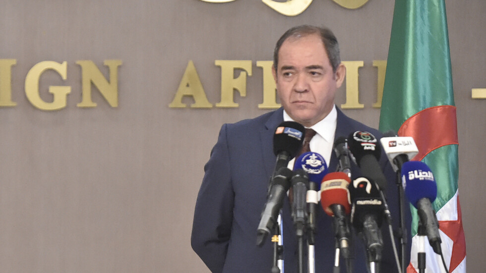 وزراء خارجية دول جوار ليبيا يناقشون أزمتها في الجزائر