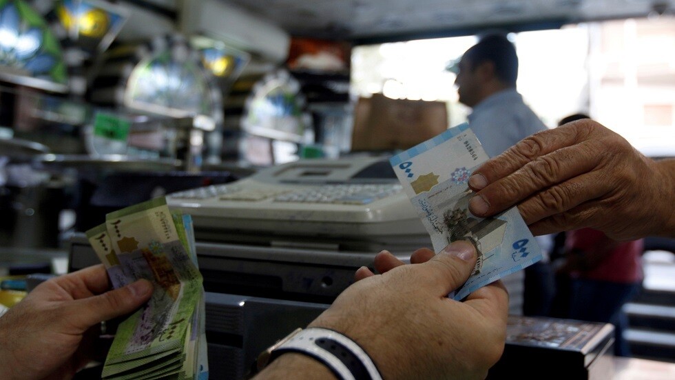 سوريا.. القبض على شخص يتاجر بالعملة الصعبة في السوق السوداء