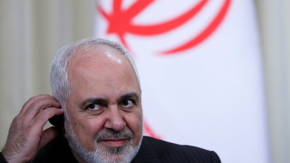 ظريف يرد على الجبير: الدول العادية لا تستبدل قنصلياتها بمسالخ