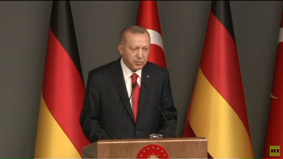 أردوغان: مصر والإمارات تدعمان حفتر بالسلاح ولن نترك السراج وحده في جبهات القتال