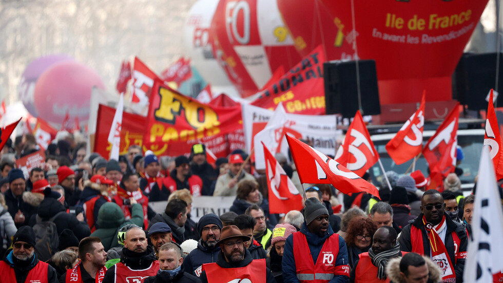 40 ألف شخص في تظاهرة نظمتها النقابات في شوارع باريس