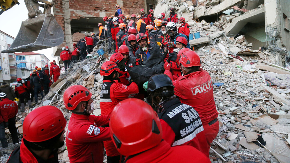 ارتفاع حصيلة قتلى الزلزال في تركيا إلى 29